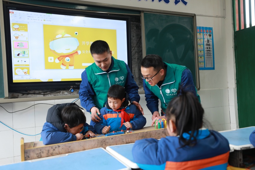 江西定南：设备更新助力民营企业降本增效
